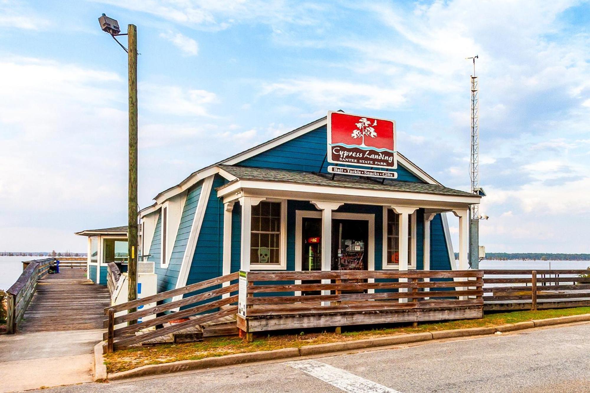 Red Roof Motel